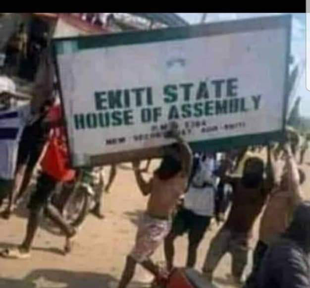 disbanded-sars-ekiti-state-looting-endsars